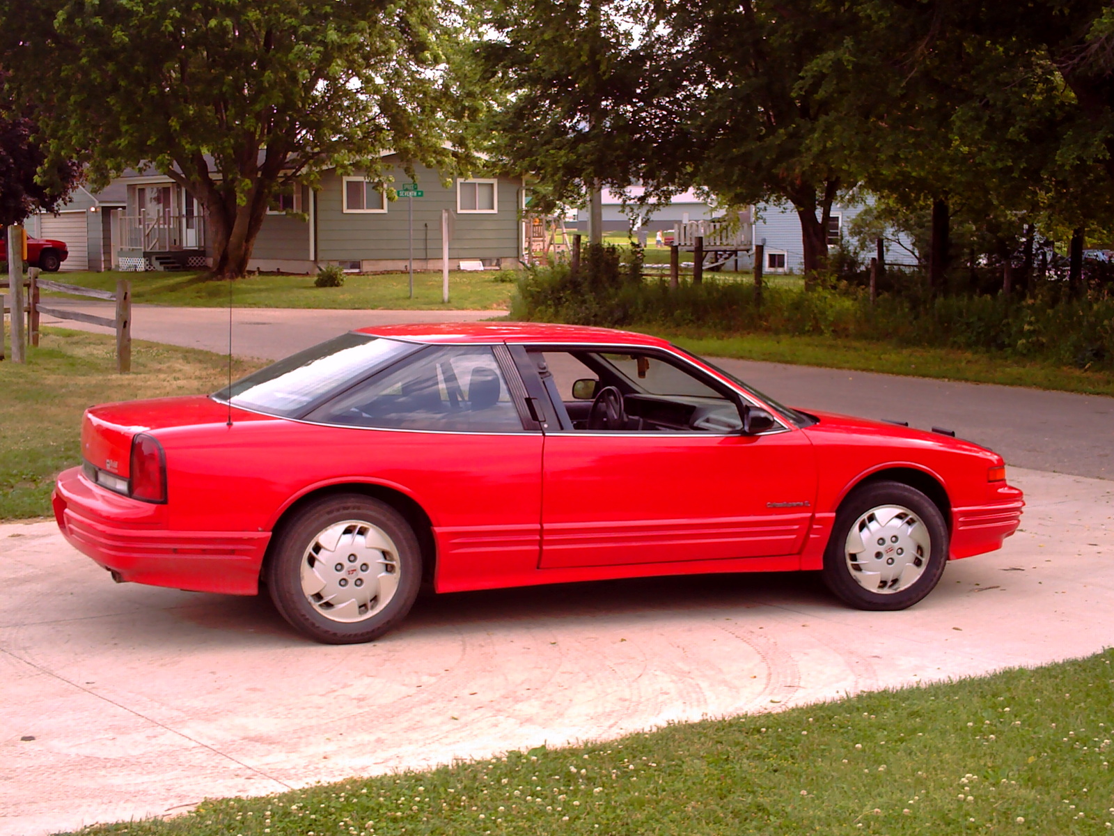 1993 Oldsmobile Cutlass Supreme Specs, Prices, VINs & Recalls